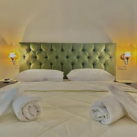 Pink Lemon Hostel *